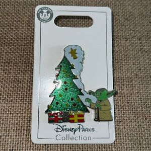 Christmas Yoda Disney Pin